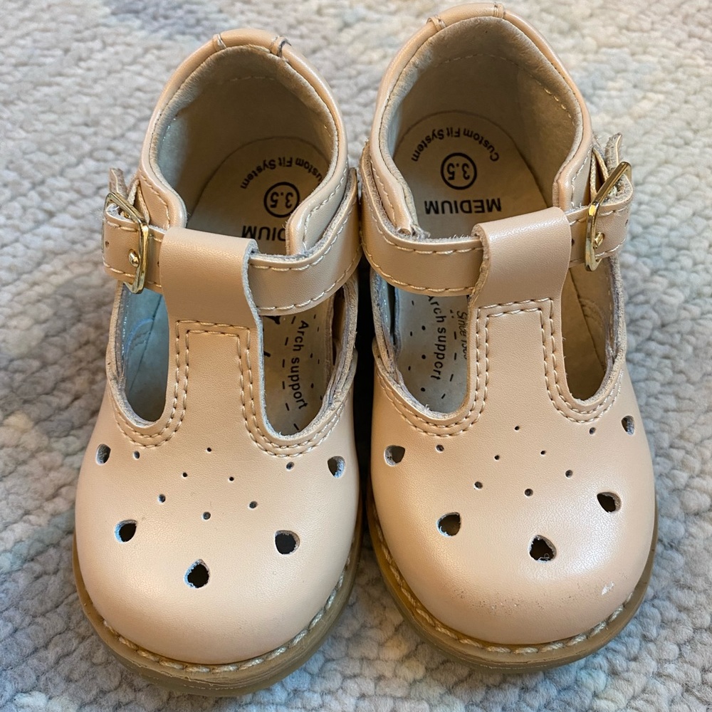 Footmates Size 3.5 Nude